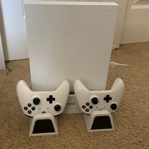 Used X Box * 1S with Grand Theft Auto 5